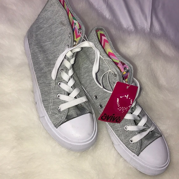 Shoes - Gray high top tennis shoes